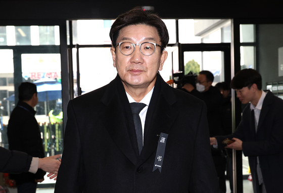 권성동 국민의힘 원내대표가 2025년 첫 날인 1일 오전 서울 여의도 당사에서 열린 현안 관련 비공개 회의에 참석하고 있다. 뉴스1