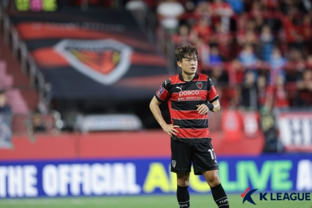새해에도 포항에서 뛰는 신광훈. 사진 제공=한국프로축구연맹