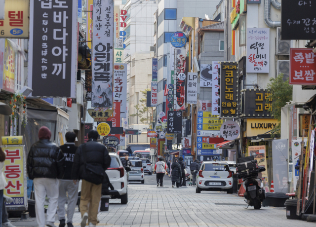 간이과세 점포 카드 사용액 소득공제 2배 ↑…맞벌이 부부 각각 월세 세액공제[2025년 경제정책방향]