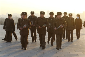 "우크라전 투입된 북한군, 과음으로 문제"…쿠르스크에 병력 추가 투입