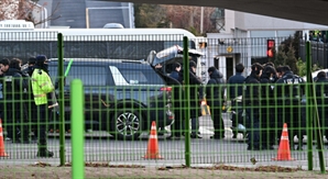 정청래 "尹의 법집행 방해, 국민들이 생중계로 지켜봐…내란은 현재진행형"