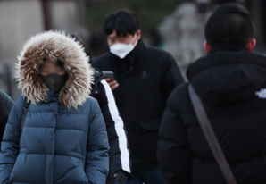 '영하 24도' 최강한파에 한반도 몸살…항공기 결항에 눈길 교통사고(종합)