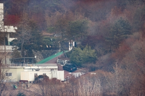 “막으면 처벌”  공수처 최후 통첩에…尹측 하루 5차례 '반박 입장문'