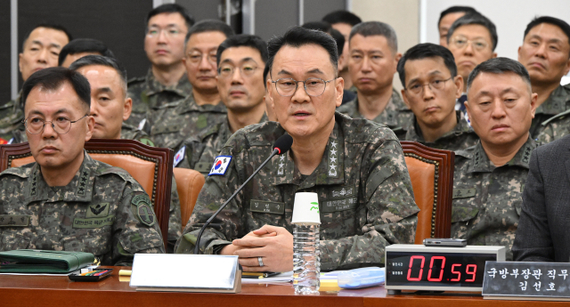 김명수 합참의장이 14일 국회 국조특위에서 질의에 답하고 있다. 국조특위는 이날 국방부와 합참, 방첩사, 수방사, 특전사의 1차 기관보고를 받았다. /오승현 기자