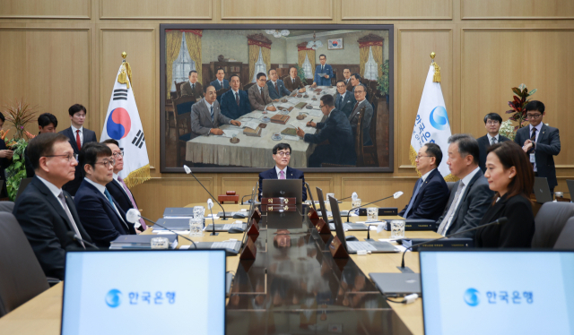 이창용 한국은행 총재가 16일 서울 중구 한국은행에서 열린 금융통화위원회를 주재하고 있다. 사진 제공=한은