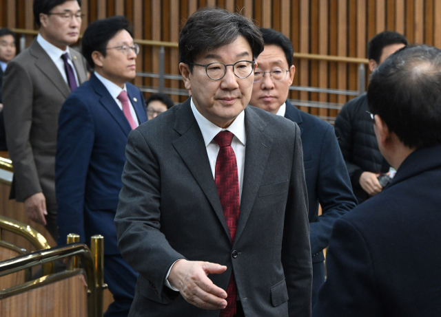 권성동 국민의힘 원내대표가 17일 국회에서 열린 원내대책회의에 참석하고 있다. 오승현 기자 2025.01.17