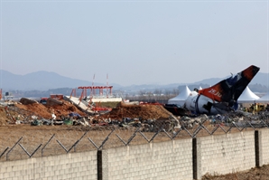 [속보]무안국제공항 4월 18일까지 폐쇄…3개월 연장