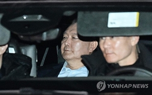 尹, 구속후 공수처 첫 조사 출석 불응…"혐의 이해 안돼"