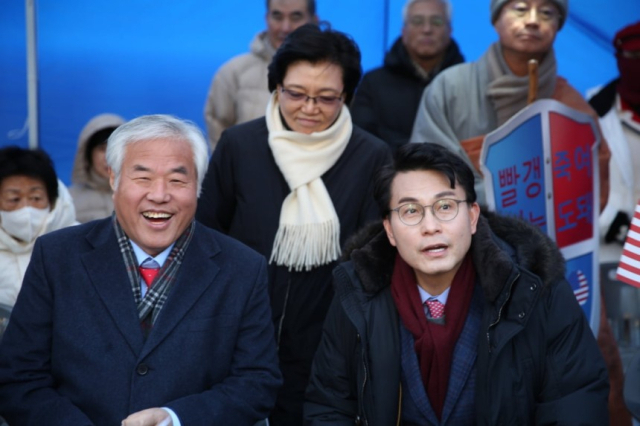 무법천지 된 와중에…전광훈 "우리가 尹 구치소에서 데리고 나올 수 있어"