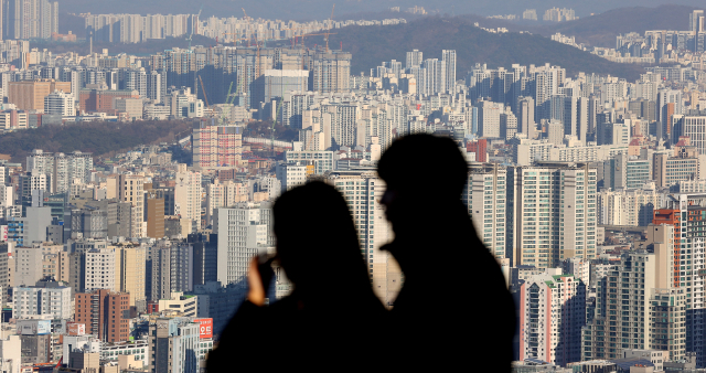 서울 남산에서 바라본 시내 아파트 단지. 연합뉴스