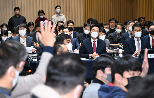 지난 14일 서울시청에서 ‘규제풀어 민생살리기 대토론회’가 열리고 있다. 사진제공=서울시