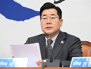 박찬대 “내란 특검법 거부는 경제 나락 보내자는 것”