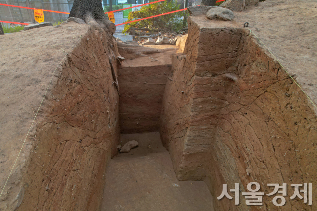 서울 어린이대공원 내 ‘살곶이 목장성’ 발굴 모습. 사진 제공=국가유산청