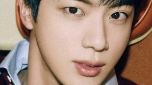 ‘선행도 월클’ BTS 진, 고려대의료원에 1억원 기부