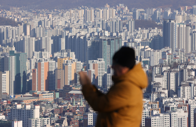 서울 남산에서 바라본 시내 아파트 단지. 연합뉴스