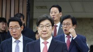 권성동 "이재명, 국회선 '무한 탄핵' 법정선 '무한 지연'"