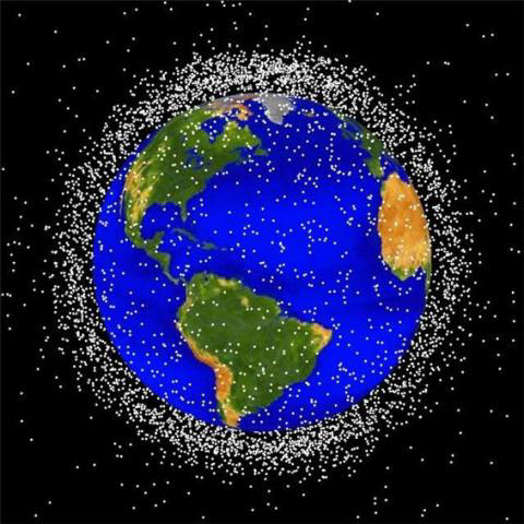 우주 쓰레기들. 사진 제공=NASA