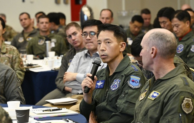 공군작전사령부가 미 7공군사령부와 항공지휘관회의(ABC: Air Boss Conference)를 실시하는 가운데 김형수 공군작전사령관(중장)이 발언을 하고 있다. 사진 제공=공군