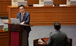 고동진 "야당이 산업계 절박함 외면" 반도체법 통과 호소