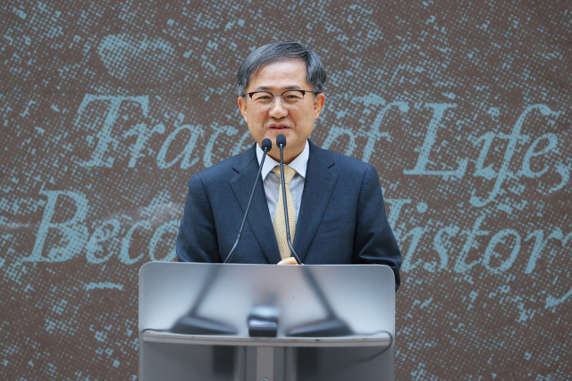 김재홍 국립중앙박물관 관장이 14일 서울 용산구 국립중앙박물관에서 열린 선사고대관 재개관 언론공개회에서 인사말을 하고 있다. 연합뉴스