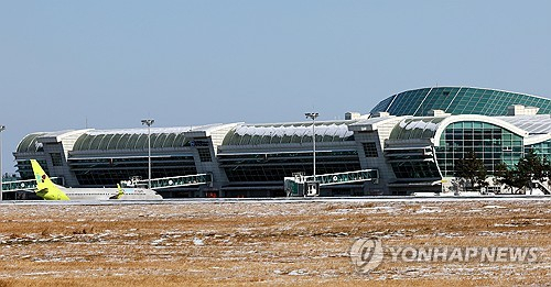 무안공항 폐쇄로 발묶인 진에어 여객기, 내일 공항 나온다