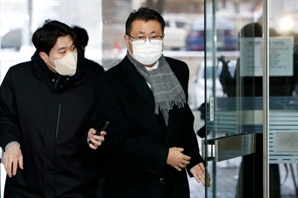 "어떻게 이런 짓을"…'미공개 정보' 오너는 1500억 돈방석, 주주는 피눈물 [이런 국장 저런 주식]