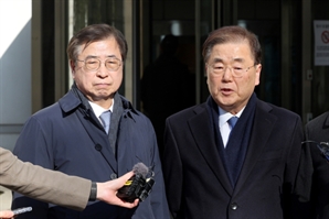 "강제 북송" 文안보라인에 징역형 선고유예
