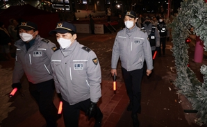 [단독] 잦은 집회에 '바들바들'…경찰, 방한점퍼 바꾼다