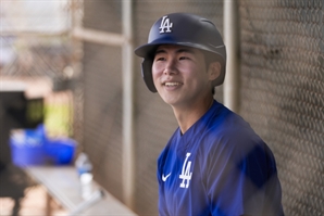 다저스 김혜성, MLB 첫 시범경기서 1볼넷