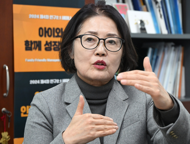 이인실 한반도미래인구연구원장이 서울경제신문과의 인터뷰에서 저출생 문제 극복을 위한 방안을 설명하고 있다. 오승현 기자