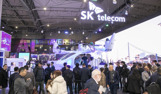 지난해 2월 MWC 2024의 SK텔레콤 부스. 사진 제공=SK텔레콤