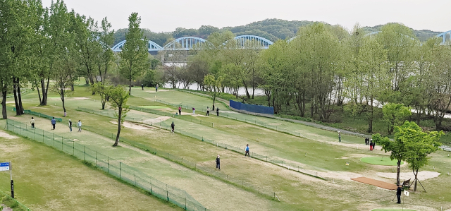 충주호파크골프장 전경. 충주시 제공