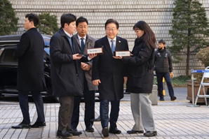 선거법 2심 결심 출석 이재명 “세상의 뜻, 상식과 원칙대로 가게 되어 있다”