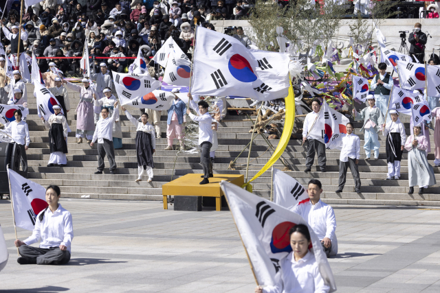 2024년 삼일절 기념식에서 명예독립운동가 퍼포먼스가 펼쳐지고 있다. 사진제공=독립기념관