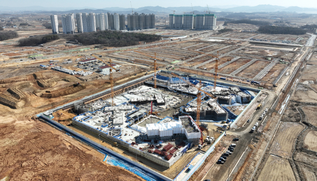 수도권의 한 택지지구에서 아파트 공사가 진행되고 있다. 오승현 기자