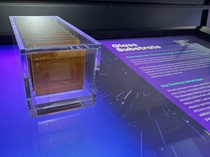 SKC, MWC 첫 참가…글라스기판 실물 전시