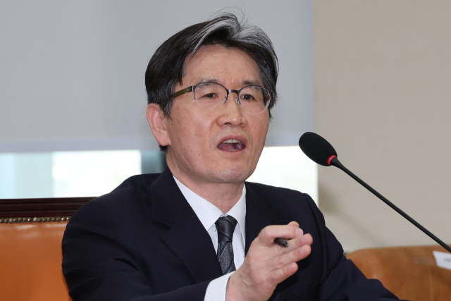 오동운 고위공직자범죄수사처장이 지난달 25일 서울 여의도 국회에서 열린 '윤석열 정부의 비상계엄 선포를 통한 내란 혐의 진상규명 국정조사 특별위원회' 5차 청문회에서 이른바 '영장 쇼핑' 논란과 관련한 여당 의원들의 질문에 목소리를 높여 항변하고 있다. 연합뉴스