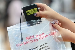 “‘여기’ 안 넣으면 배터리 폐기합니다”…기내서 보조 배터리 폐기당하지 않으려면 어떻게?