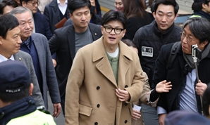 한동훈 "尹정부 잘되길 바랬어…다른 사람들도 직언했어야"