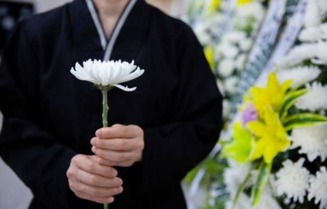 "죽은 후 장례식 하지 말고"…현재 '여행' 선택하는 사람 늘어난다는데