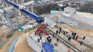 "매년 242명씩 죽어나갔다"…떨어지고 깔려도 끊이지 않는 사고