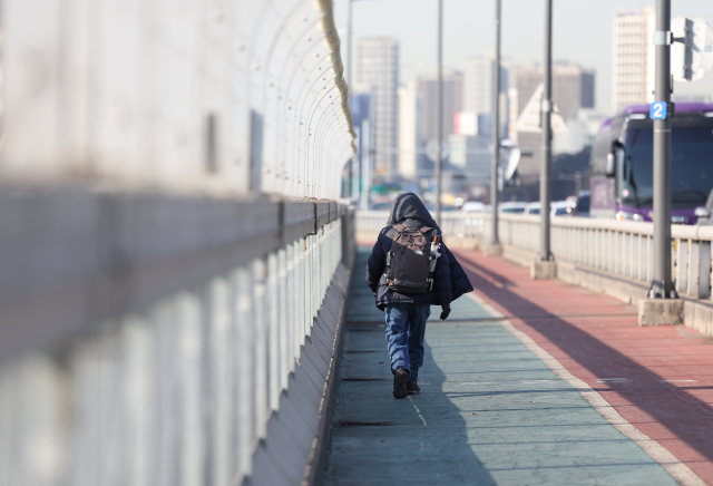 10명 중 3명은 부모·자녀가 신청하지만…인정어려운 ‘자살 산재’