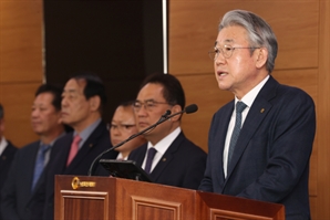 강호동 농협중앙회장 "벼 재배면적 일정 부분 감축해야"