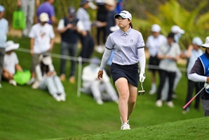 美·日 무대서 동반 우승한 ‘윤이나 신인 동기’들…다케다 리오 LPGA 정상, 이와이 치사토 JLPGA 우승