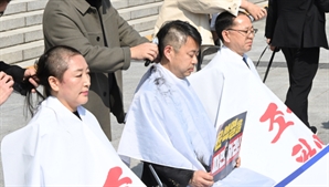 野 '헌재 시간표' 촉각…단식·삭발·성명·농성·행진 총공세