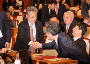 조셉 윤, "APEC에 트럼프 참석 확신"…中 시진핑 방한도 내다봐