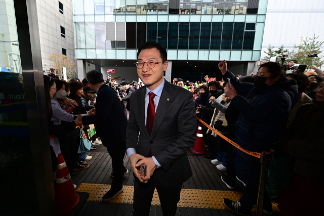 김상욱 국민의힘 의원이 5일 오후 서울 마포구 청년문화공간JU에서 열린 한동훈 전 국민의힘 대표 저서 '국민이 먼저입니다' 북콘서트 행사에 참석하고 있다. 뉴스1