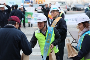 "안전한 여수, 안전한 GS칼텍스" 상반기 대정비…출근길 안전캠페인