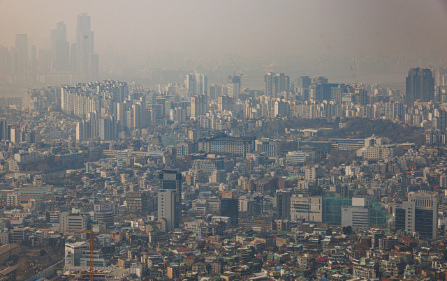 서울 남산에서 바라본 서울 용산구와 마포구 일대. 연합뉴스