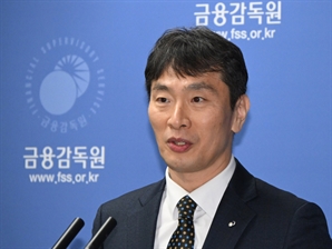 이복현, 상법 개정안 재계 반발에 “공개 토론하자…독특한 규제란 건 가짜뉴스”